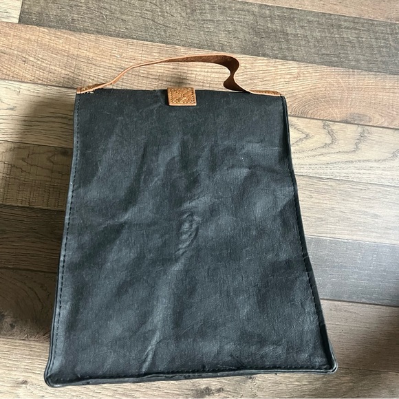 Out of the Woods | lunch bag | black / brown - Picture 5 of 7